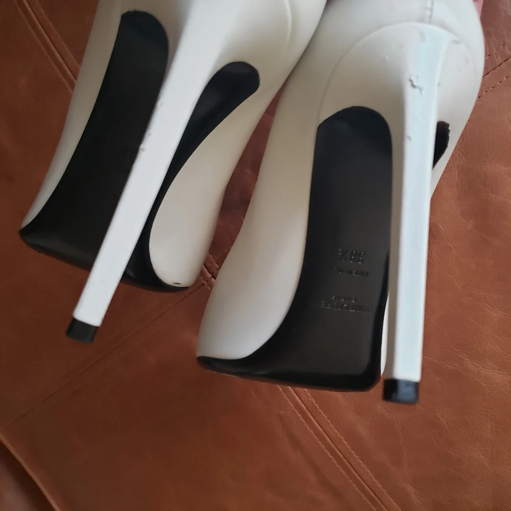 Saint Laurent Black and White Heels - Picture 4 of 5